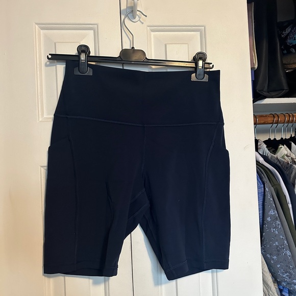 True navy biker short lululemon - Picture 4 of 7